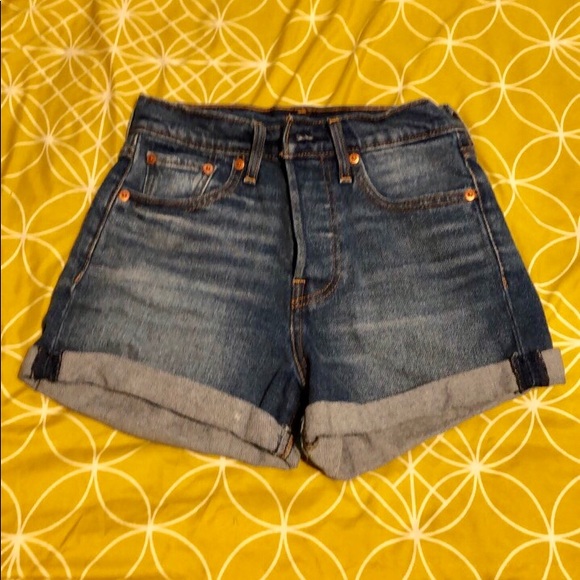 Levi shorts - Picture 1 of 1